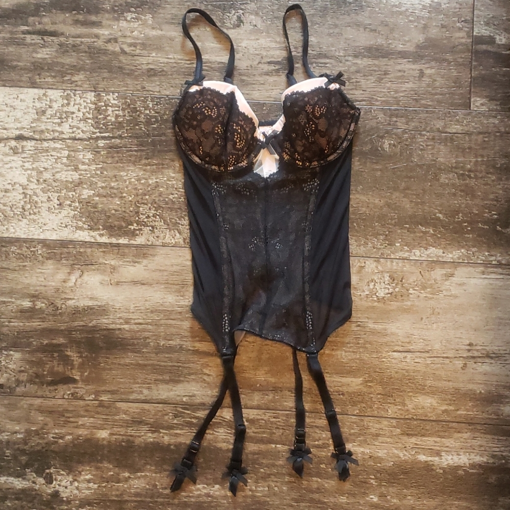 Sexy bustier with garter straps